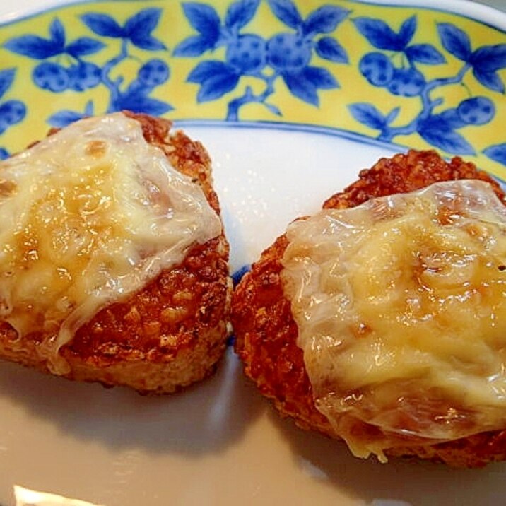 冷凍焼きおにぎりで　❤チーズ甘味噌焼きおにぎり❤